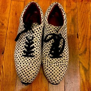 Opening Cermony Sneaker, size 39, Black & White